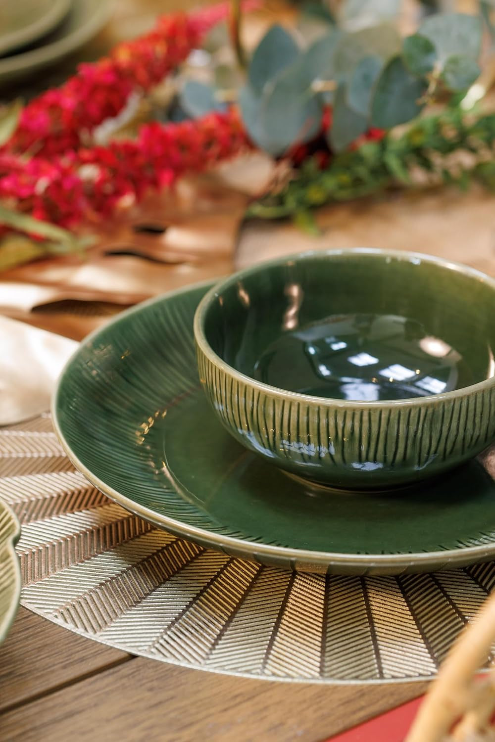 Mikasa Jardin Service de table 12 pièces, service de table en grès pour 4 personnes avec assiettes, assiettes latérales et bols, vert – Coffret cadeau et passe au lave-vaisselle