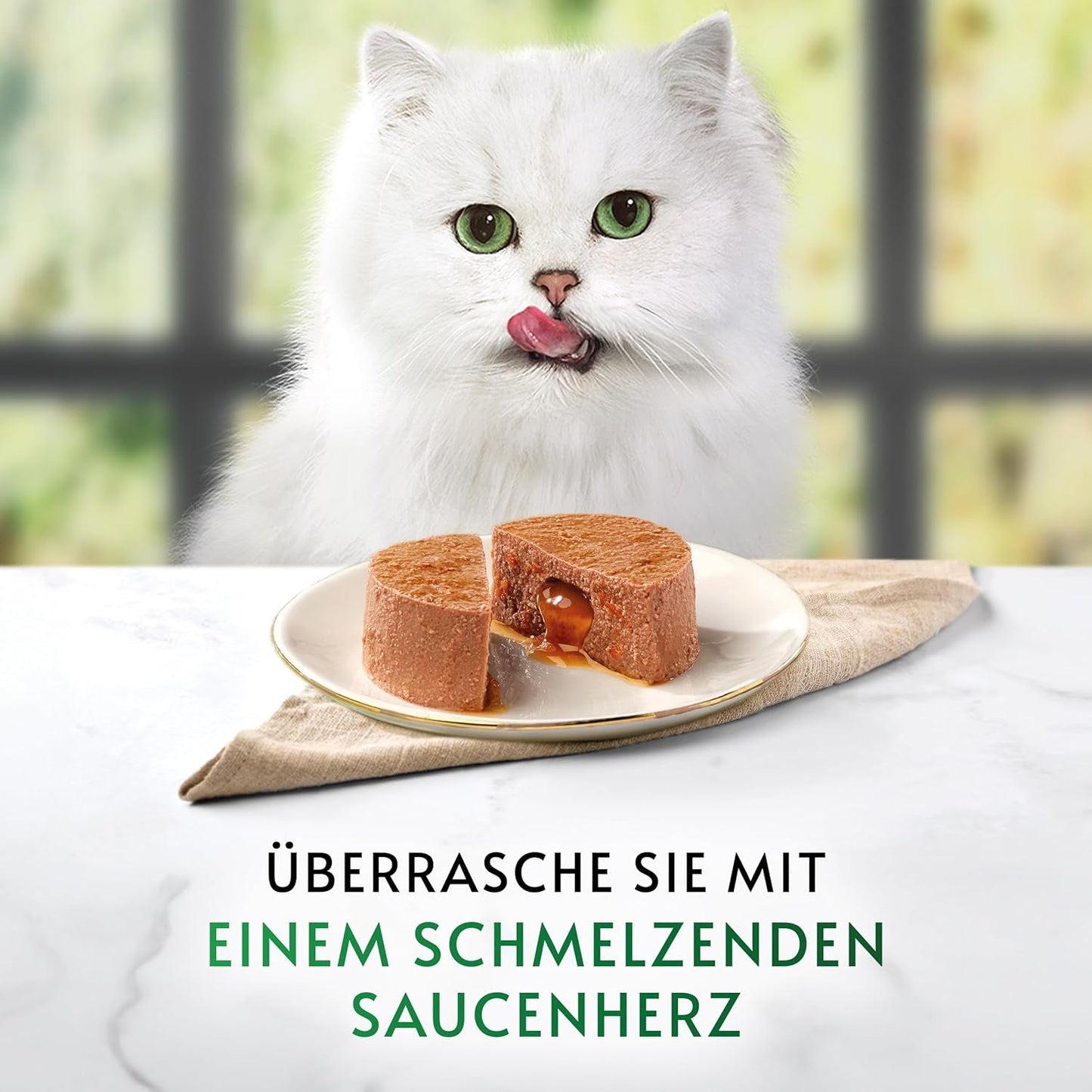 Gourmet Nature's Creations Heart Sauce Mousse Nourriture humide pour chat, riche en poulet, paquet de 12 (12 x 85 g)