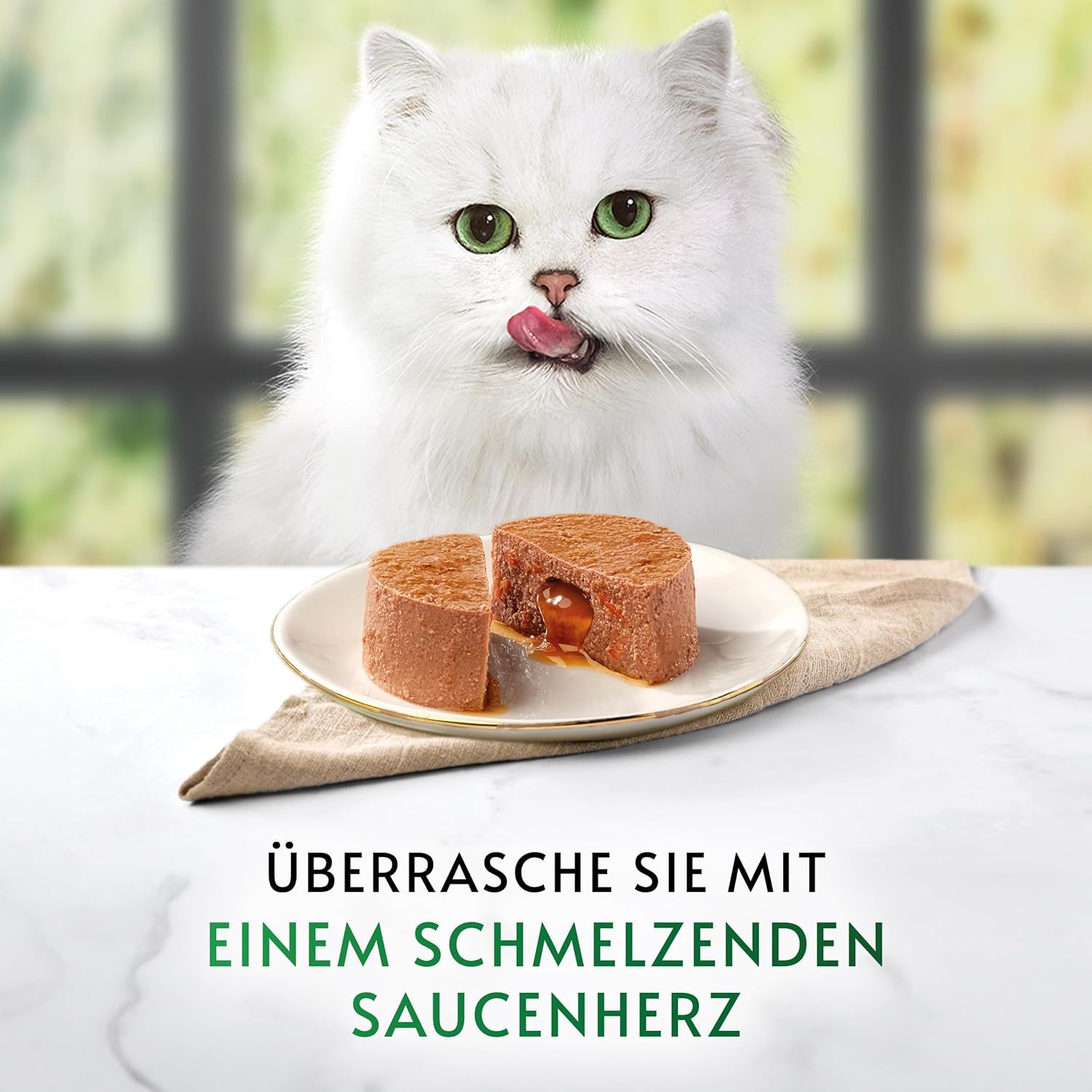 Gourmet Nature's Creations Heart Sauce Mousse Nourriture humide pour chat, riche en poulet, paquet de 12 (12 x 85 g)