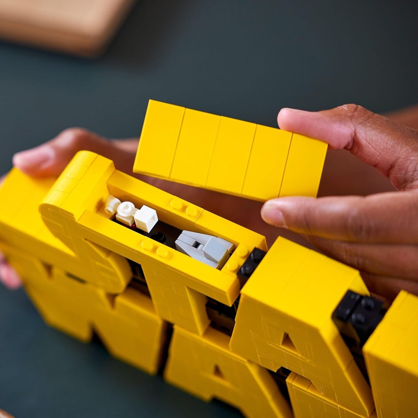 LEGO Star Wars 75407 Briques avec logo Star Wars - Ensemble de construction à collectionner pour adultes - Modèle de culture pop - pièce d'exposition de bureau - Idée cadeau pour les fans adultes et adolescents Jeux de construction Besuche den LEGO-Store