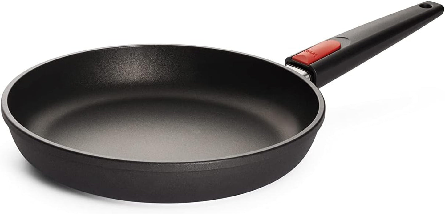 Poêle plate Woll Nowo Titanium - Induction, hauteur 5 Cm, poignée amovible - pour tous types de feux, Fonte d'aluminium, revêtement antiadhésif Casseroles et poêles Naty Shop 26 Cm