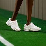 Barbie Inspiring Women Series Venus Williams Poupée mannequin avec uniforme signé et raquette de tennis avec boîte de présentation HRM49