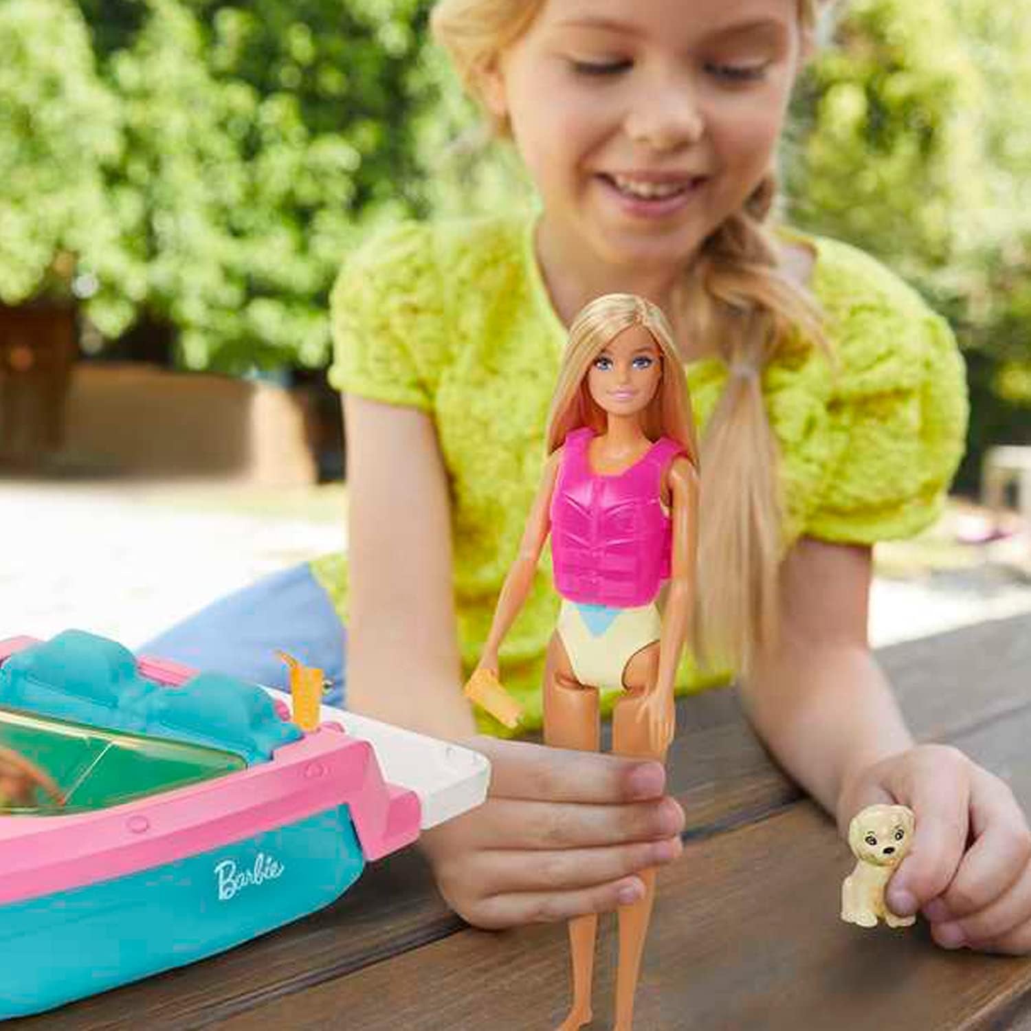 Barbie Speedboat Set, poupée Barbie aux cheveux blonds, gilet de sauvetage rose, bateau, chiot, accessoires, cadeaux pour 3+, Grg30 Naty Shop Dolls