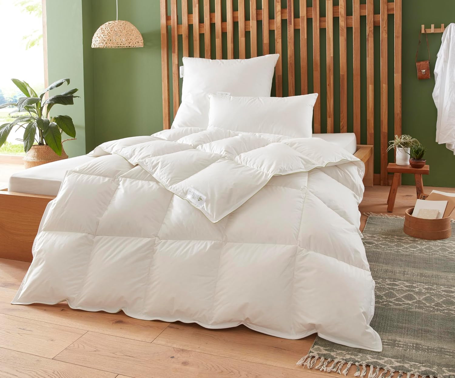 Couette chaude Badenia Trendline Eco avec 90% duvet et 10% plumes classe I, 135 X 200 cm, blanche, certifiée Oeko-Tex, produite selon la norme de qualité allemande Couettes et couettes Naty Shop 135 X 200 Cm Couette moyenne pour toutes les saisons
