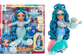 Rainbow High Winter Wonderland - Skyler (Bleu) - Poupée mannequin de neige à accumulation d'eau magique cachée de 28 cm avec ensemble de bonhomme de neige, convient aux enfants de 4 à 12 ans et aux collectionneurs Naty Shop Skyler Dolls (Bleu)
