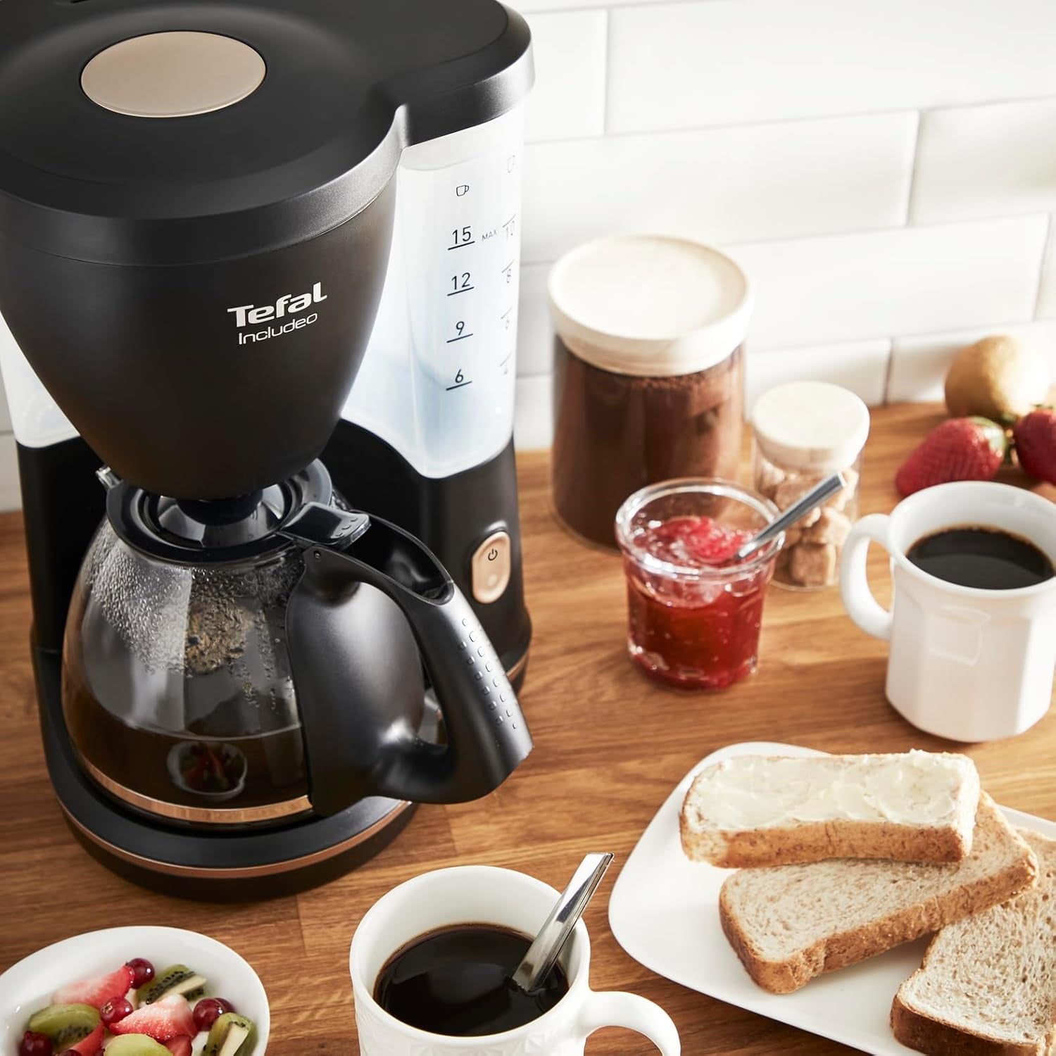 Tefal Includeo Filter Machine à Expresso, Machine à Expresso Extrêmement Facile à Utiliser, Adaptée aux Droitiers et aux Gauchers, Ouverture Automatique du Couvercle, 1,25 L, 10 à 15 Tasses, CM533811