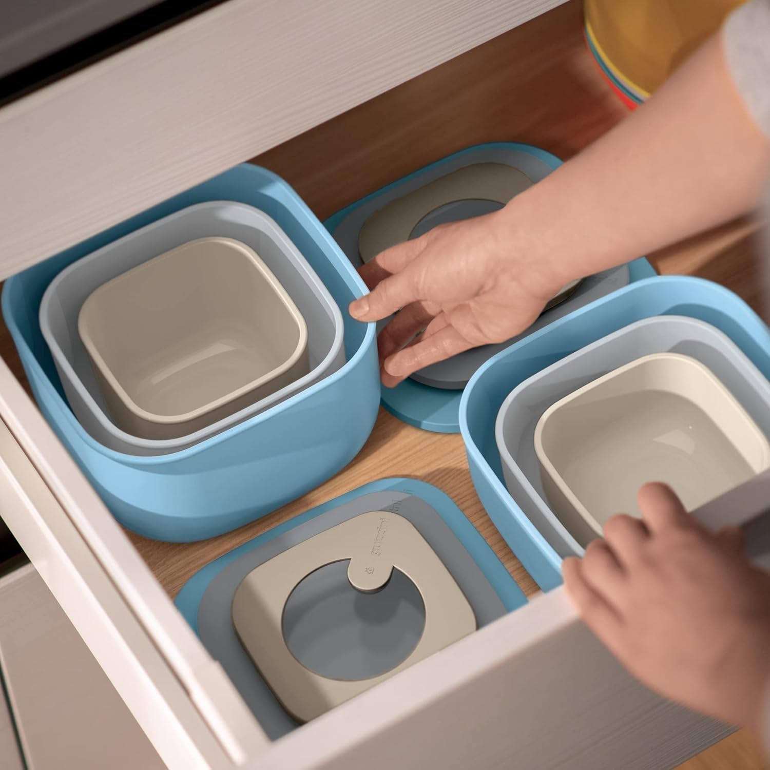 Guzzini - Kitchen Active Design, STORE&MORE Lot de 3 boîtes hermétiques pour réfrigérateur/congélateur/micro-ondes, hautes - 19,5 x 19,5 x h12,3 cm | 750/1550/2800 cc- 17070852 Boîtes de conservation alimentaire Naty Shop