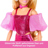 Poupée Barbie Deluxe Style #5 dans une tenue blonde rose métallisée avec un haut corsage scintillant et un pantalon scintillant, avec des accessoires dont un collier rose et un sac à main, JFP40