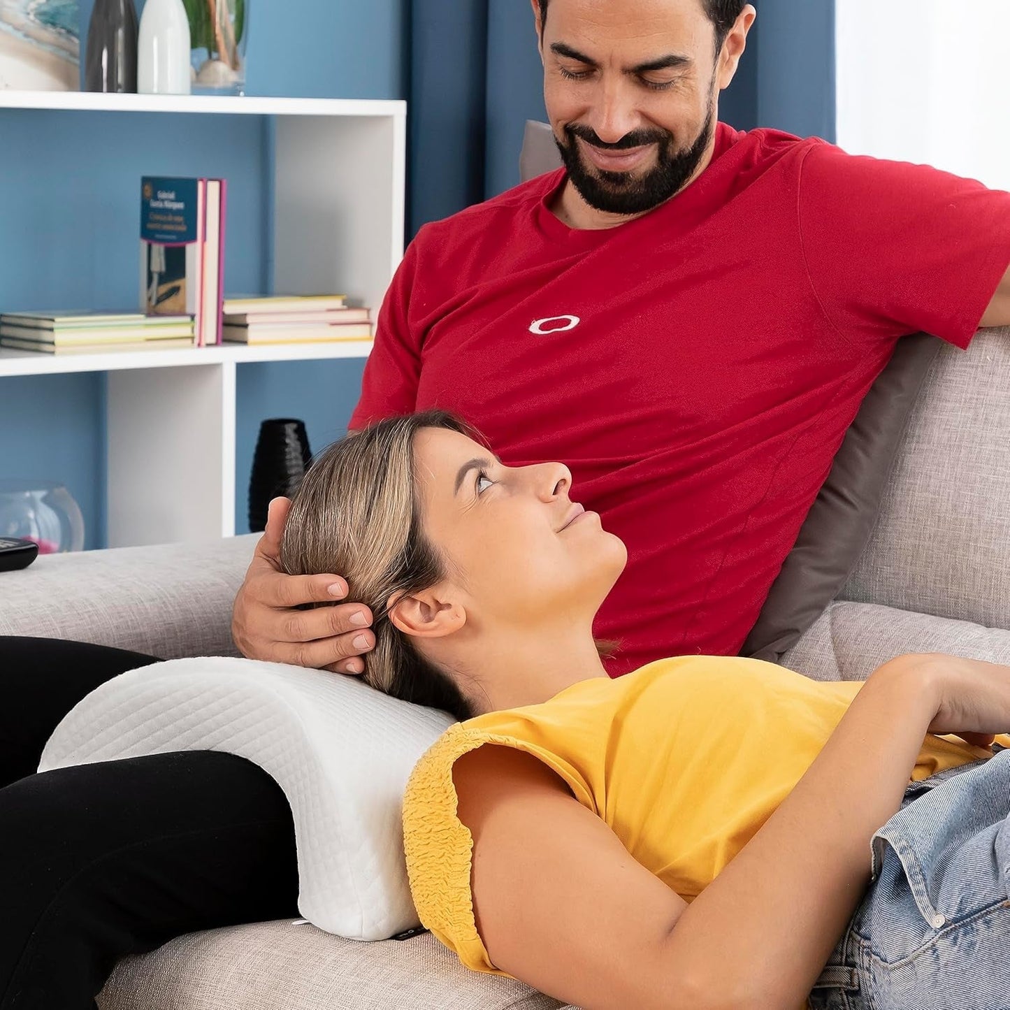 InnovaGoods - Oreiller cervical viscoélastique pour couples, Conception ergonomique pour la relaxation en couple, Mousse à mémoire de forme pour soulager la pression, Housse amovible, Blanc, 36 x 12,5 x 30,5 cm, Mousse à mémoire de forme