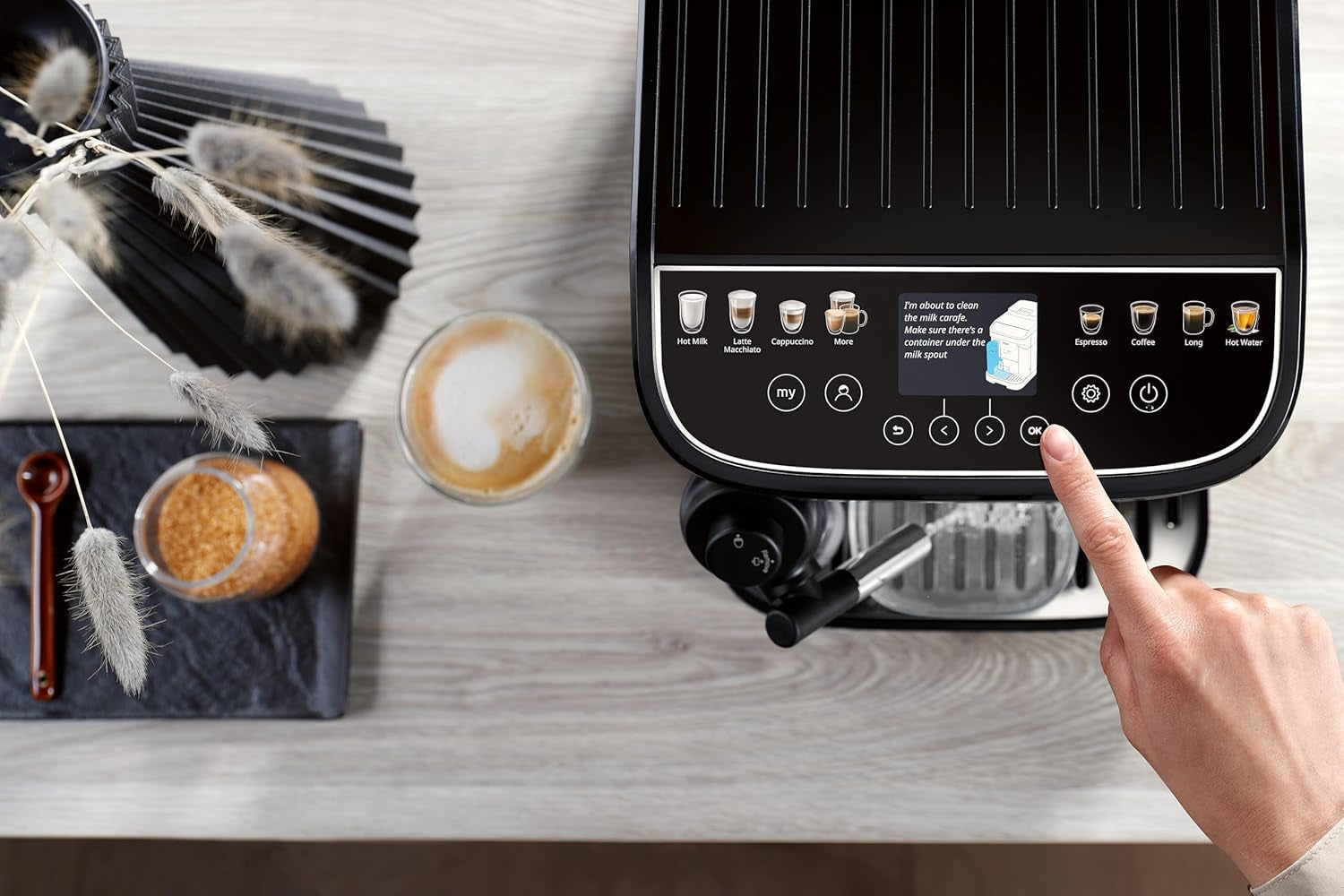 De'Longhi Magnifica Evo Next - Expresso entièrement automatique Perfetto avec mousseur à lait LatteCrema, 13 boissons à une touche, cafetière et cappuccino, écran tactile couleur, titane (ECAM312.80.TB)