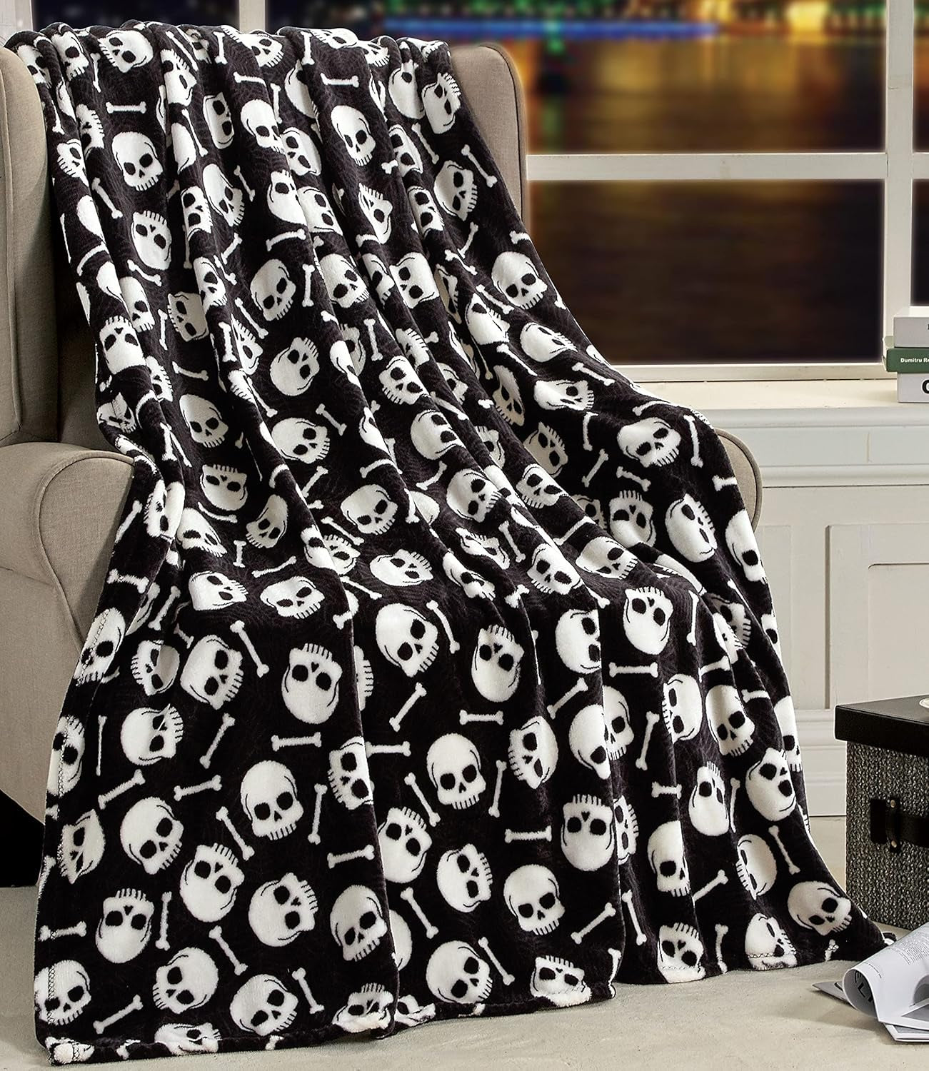 Couverture légère et confortable sur le thème d'Halloween, douce, confortable et moelleuse, parfaite pour se détendre en cette saison effrayante, 127 x 152,4 cm, lits et couvertures Skull and Bones Elegant Comfort Skull Bone 50 x 60