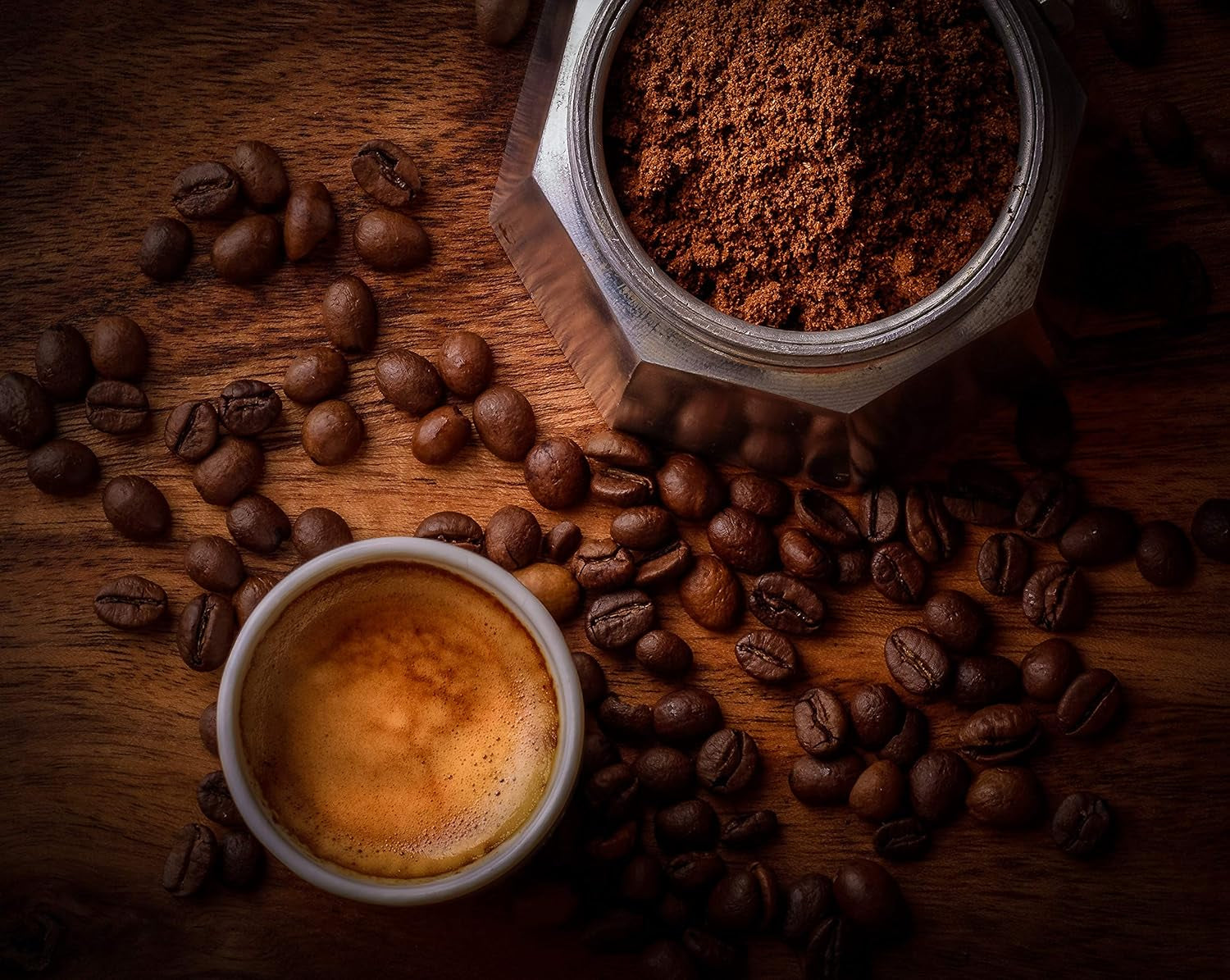 Kenner 1000g | Grains de café suisses de qualité supérieure pour machines à café entièrement automatiques | Café aromatique Schümli aux notes de noix et de caramel | Mélange équilibré Arabica-Robusta | Frit en Suisse