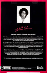 Barbie Signature Debbie Allen Tribute Collection Poupée en haut à épaules dénudées, ceinture dorée et pantalon et leggings à franges violets, JBJ24