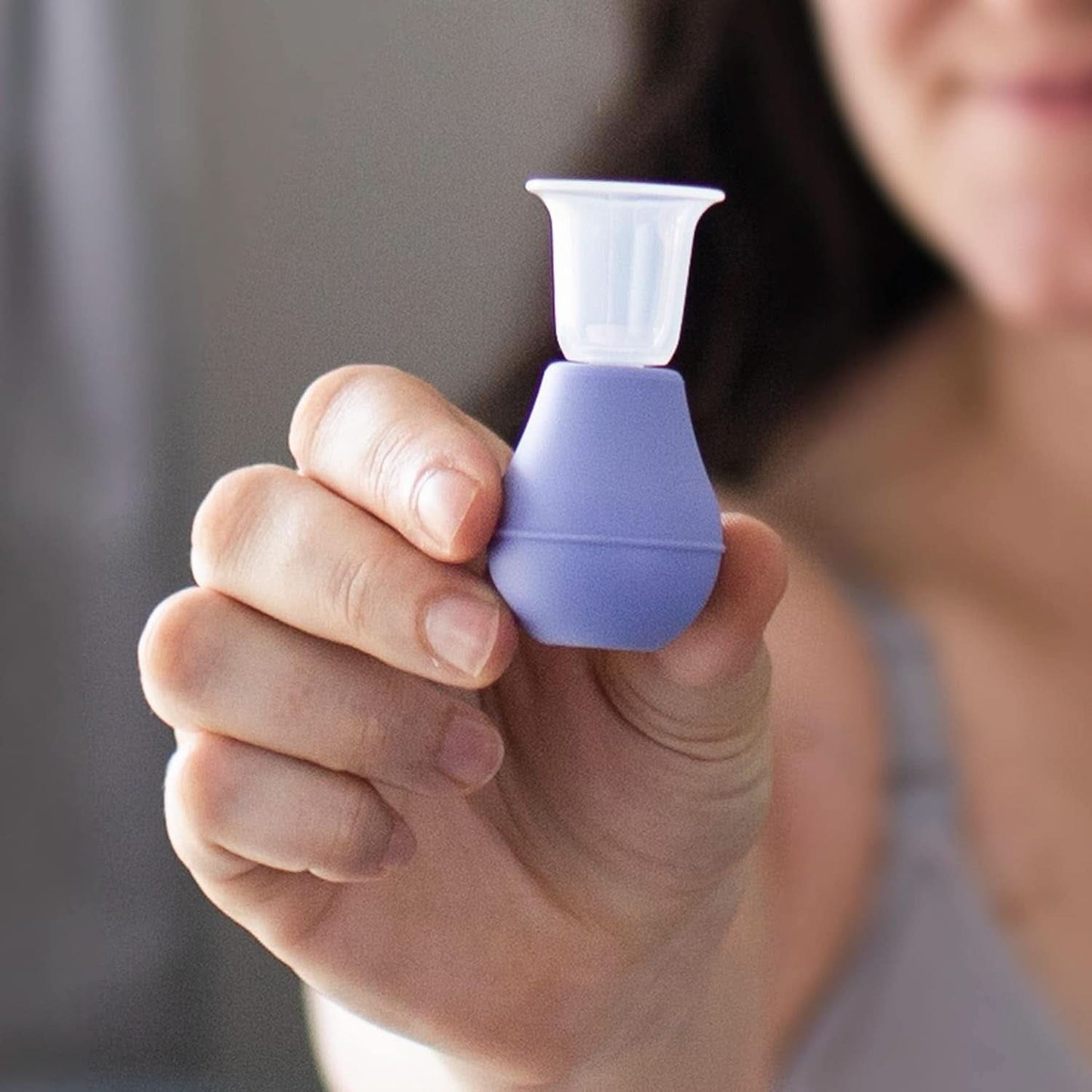 Lansinoh Latch Assist Nipple Everter avec étui pour mamans qui allaitent, offre une correction temporaire des mamelons plats ou inversés, 2 tailles de cônes dans le paquet et un étui de transport hygiénique Accessoires d'allaitement Bebe Naty Shop