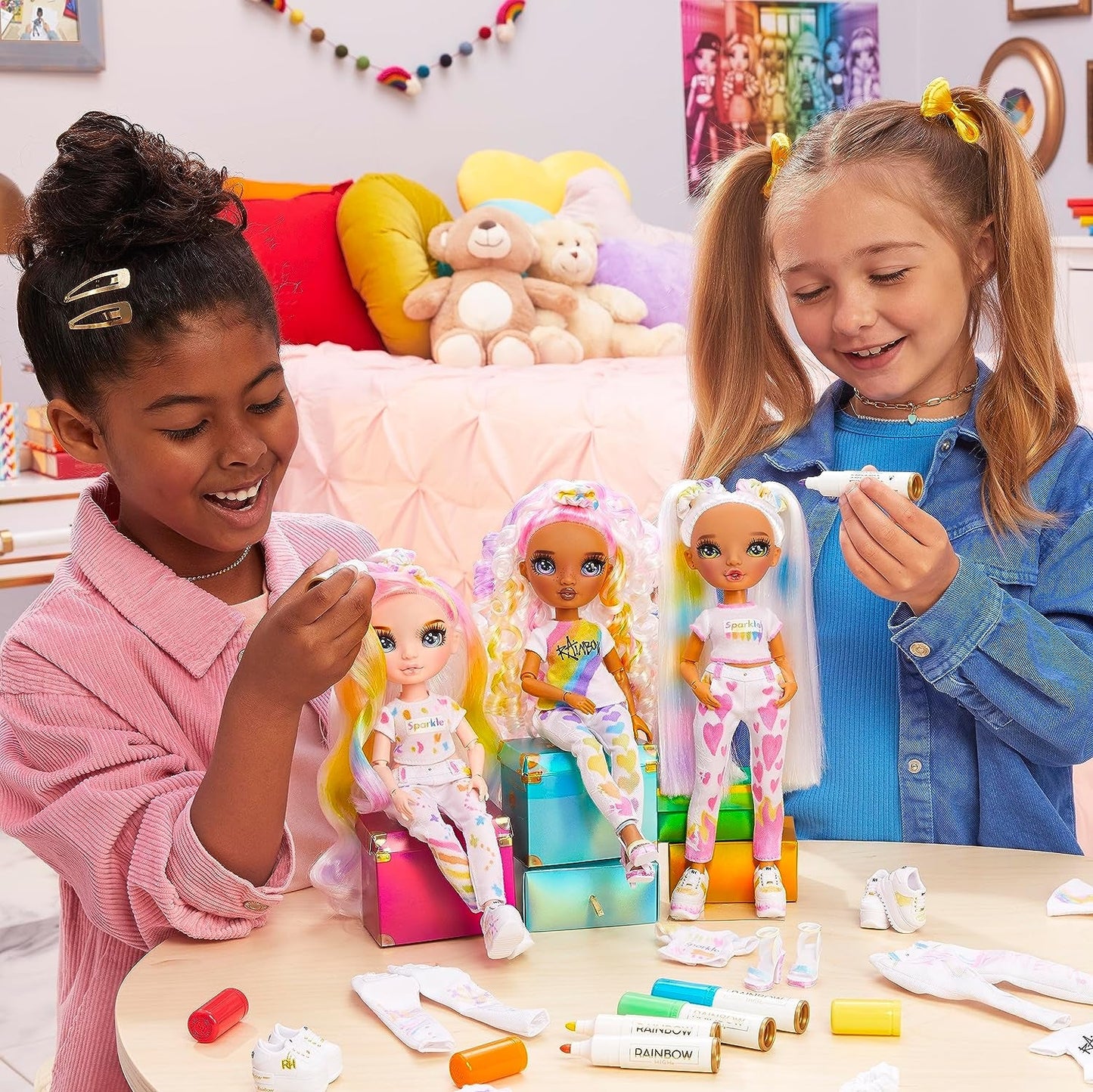 Rainbow High Color & Create DIY Modepuppe - Vert Augen, Zopfe, extra Top & Schuhe, abwaschbare Regenbogenstifte - Ausmalen, Gestalten, Spielen, Auswaschen - pour les enfants de 4 à 12 ans et les jeunes
