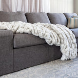 Lavish Home Couverture surdimensionnée en fausse fourrure Gerüschte, 152,4 x 203,2 cm, fausse fourrure jacquard, jeté queen size pour lits et canapés, lits et couvertures gris Lavish Home