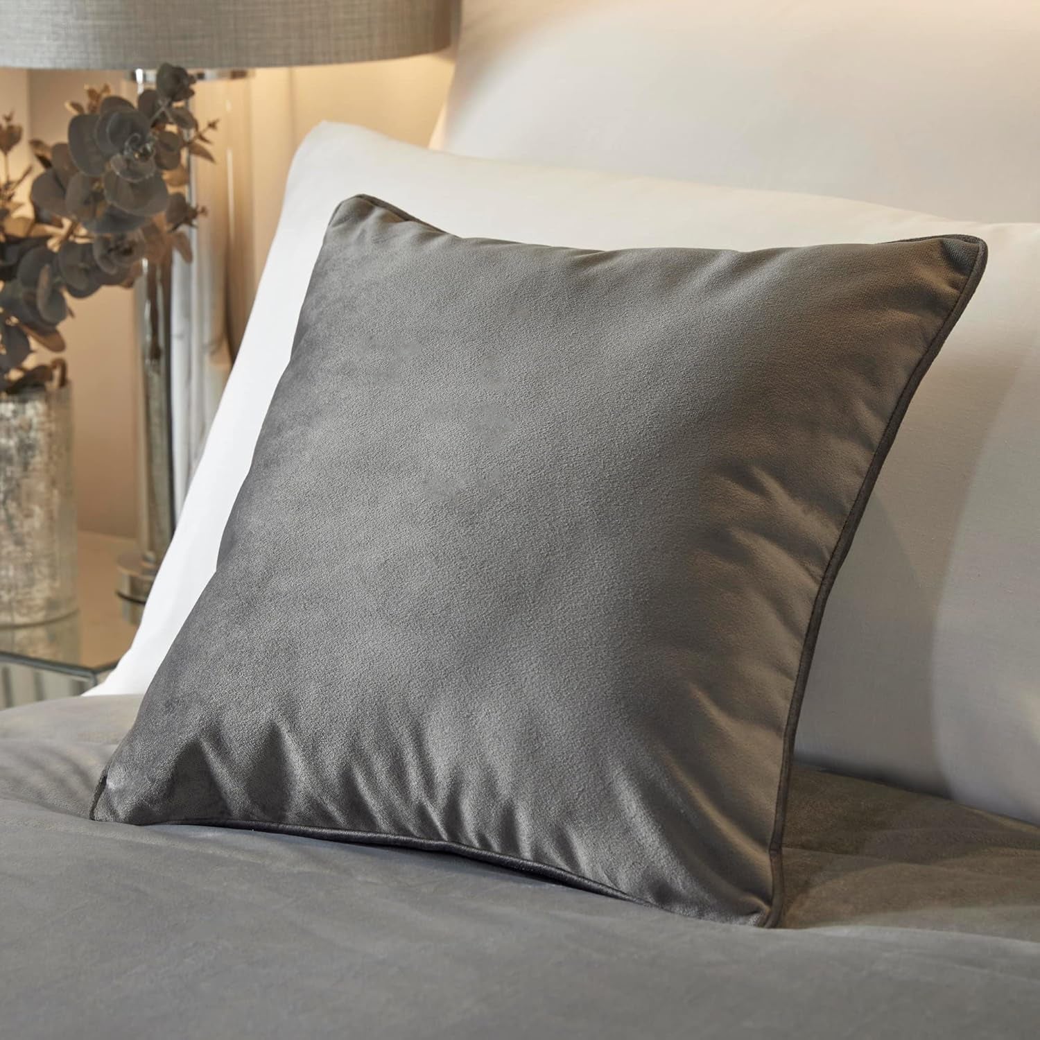 SOIRE'E Soiree Couvre-lit Mélanie, velours, 150 X 220 cm, ardoise Lits et Couvertures SOIRE'E Ardoise 43 X 43 Cm (lot de 1)