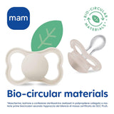 Sucette MAM Air Night 6-16 mois (paquet de 2) Sucette MAM 6-16 mois, brille dans le noir pour les peaux sensibles, accessoire pour bébé, paquet de 2 avec tétine en silicone et porte-tétine, neutre/vert