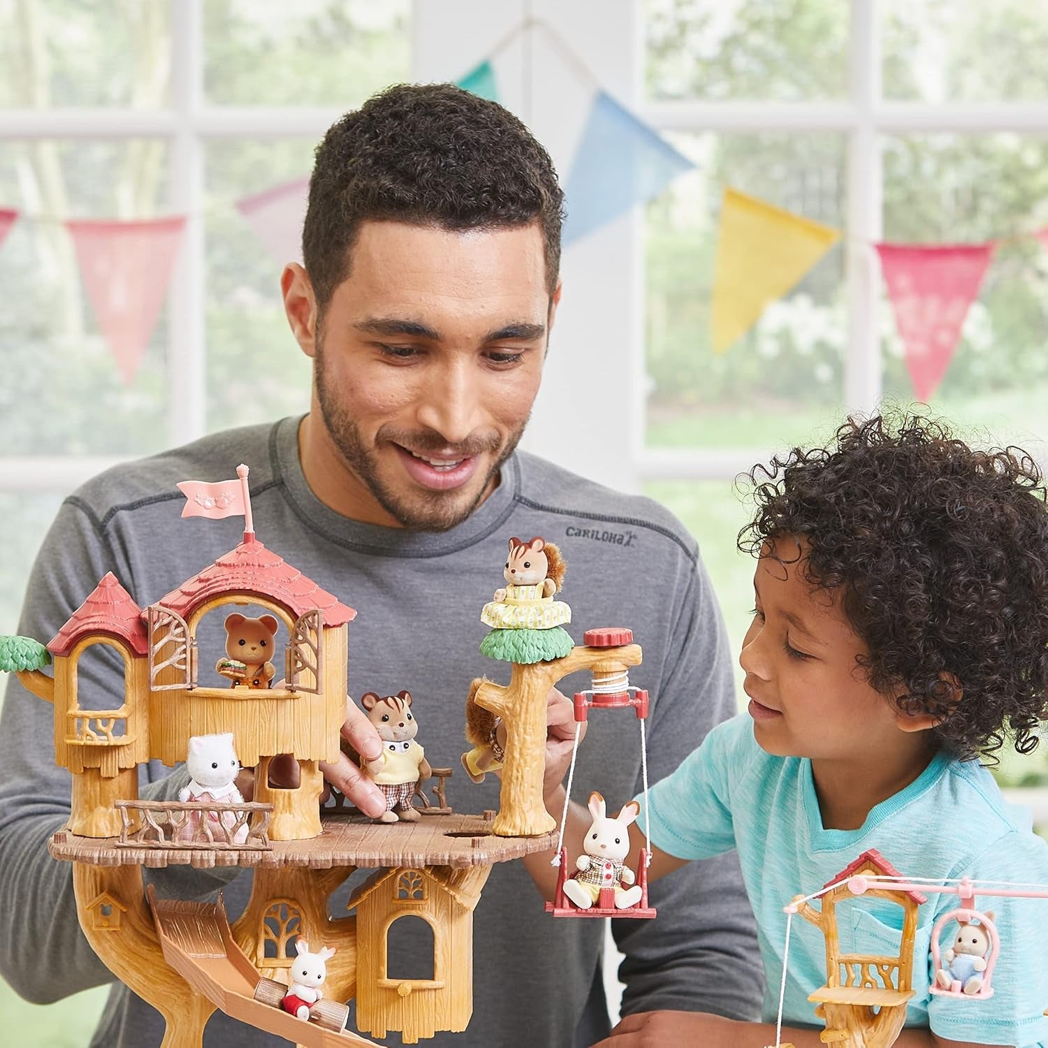 Sylvanian Families 5494 Cabane dans les arbres avec aventure - Ensemble de jeu pour maison de poupée