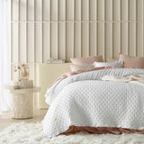 Molly Couvre-lit élégant en blanc 220 X 240 Cm Couvre-lit polyvalent comme couvre-lit ou jeté de canapé Couverture pour lit et canapé Style couverture Idéal comme couvre-lit Lits et couvertures Besuche den ROOM99-Store