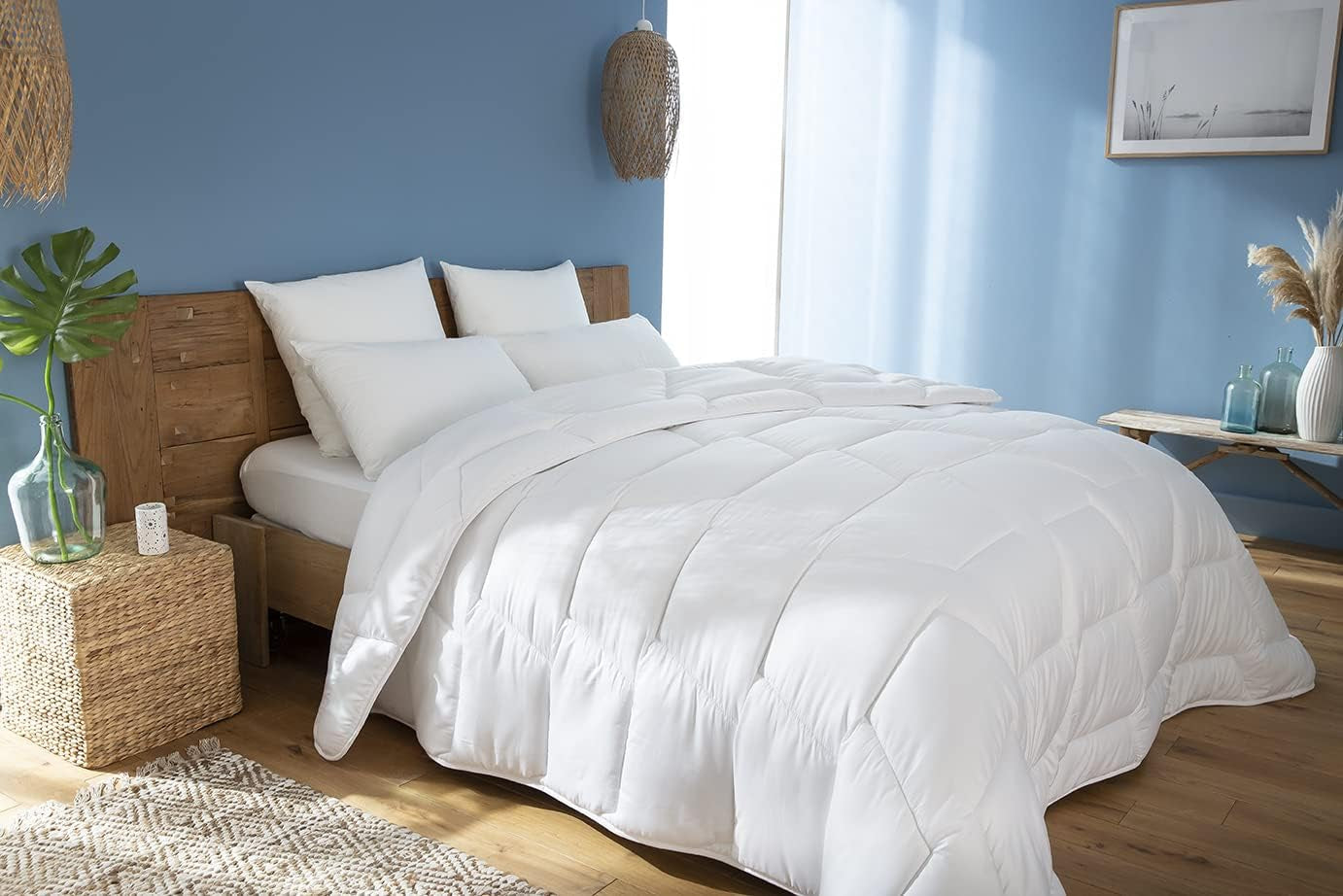 Couette Abeil Bio' Attitude, Légère, Housse en coton Bio, Garnissage : Polyester Cyclafill® 200 G/M², Lavable en machine, Certifié Oeko-Tex, 220 X 240 Cm Couettes et couettes Naty Shop