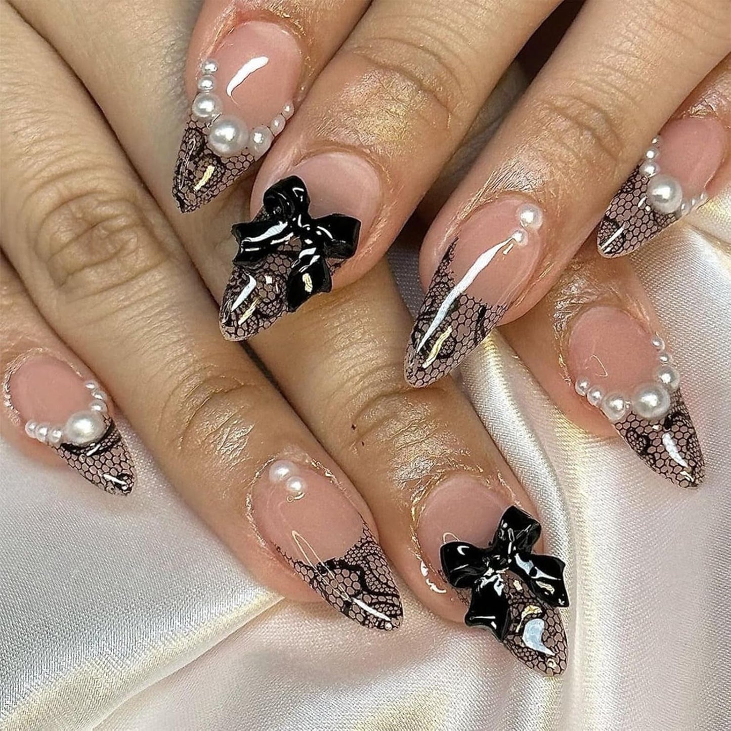 Faux ongles français à pression en amande blanche, 24 pièces, avec nœuds, perles, colle sur faux ongles, paillettes