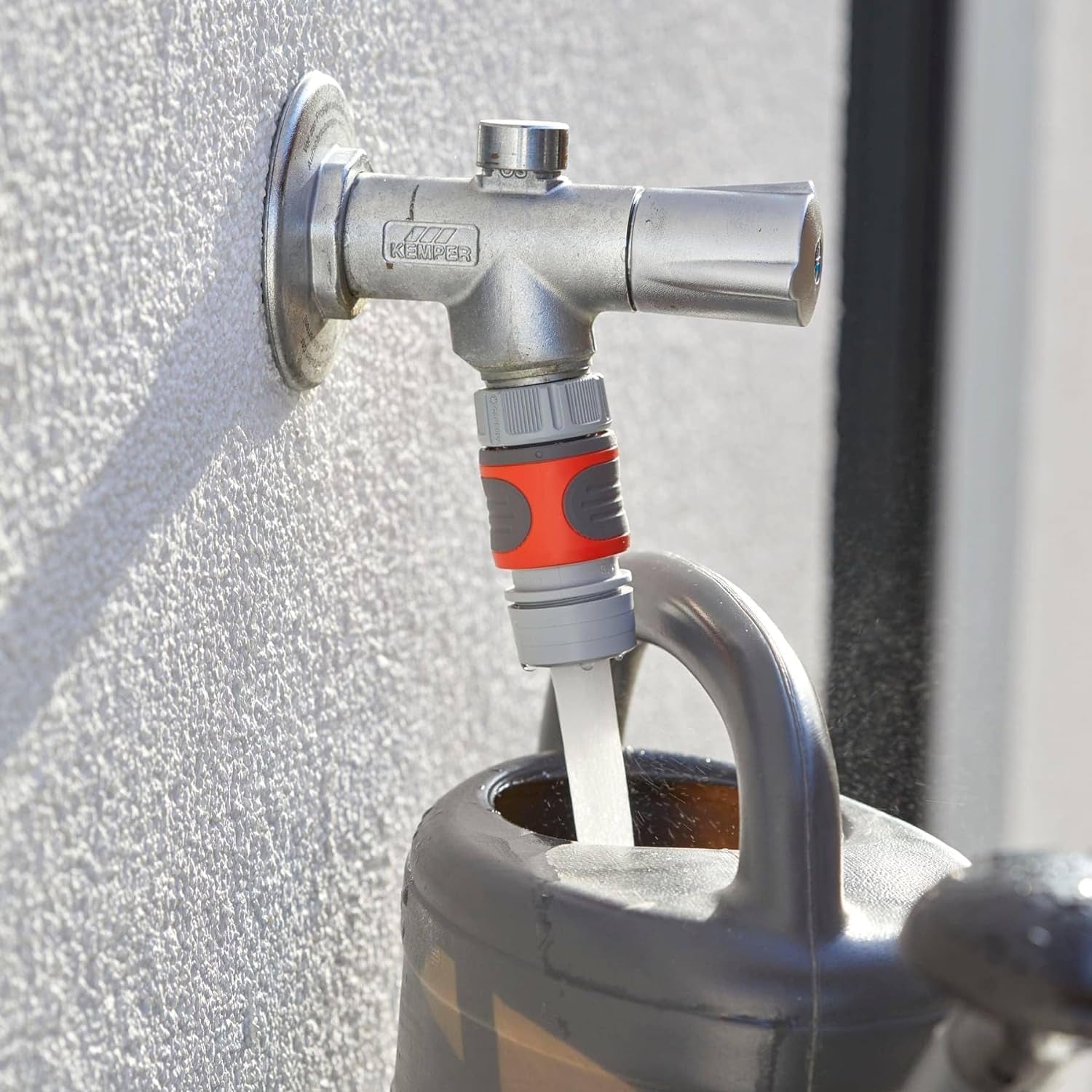 Adaptateur aérateur Gardena : Aérateur pour eau du robinet sans éclaboussures, à raccorder au connecteur du robinet Gardena, pour un jet d'eau délicat, aéré et concentré (2905-26)
