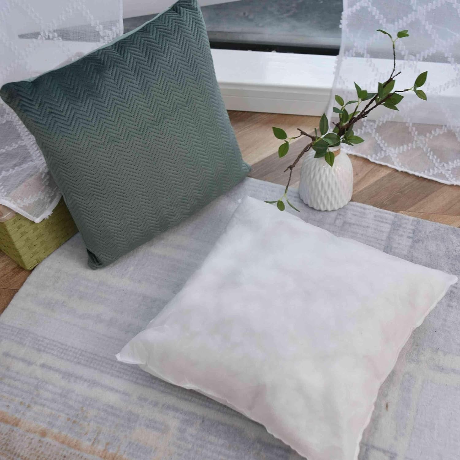 Oreiller décoratif à rideaux Lxl 45x45 cm Jacquard vert "Greta" avec motif à chevrons Entretien facile Fermeture à glissière Remplissage doux 320G - Variété de couleurs, 2023510 Oreillers de voyage Naty Shop