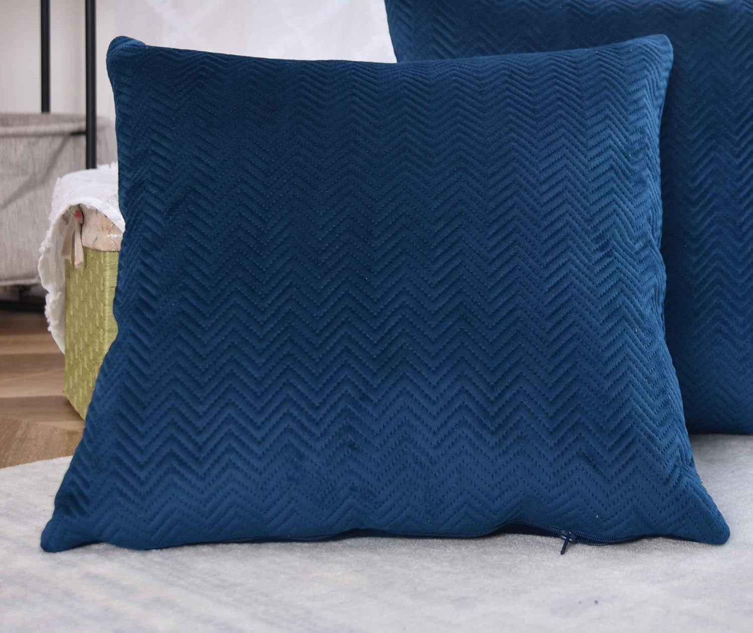 Oreiller décoratif pour boîte à rideaux Lxl 45x45 cm Jacquard vert "Greta" avec motif à chevrons Entretien facile Fermeture à glissière Remplissage doux 320G - Variété de couleurs, 2023510 Naty Shop Oreillers de voyage Bleu