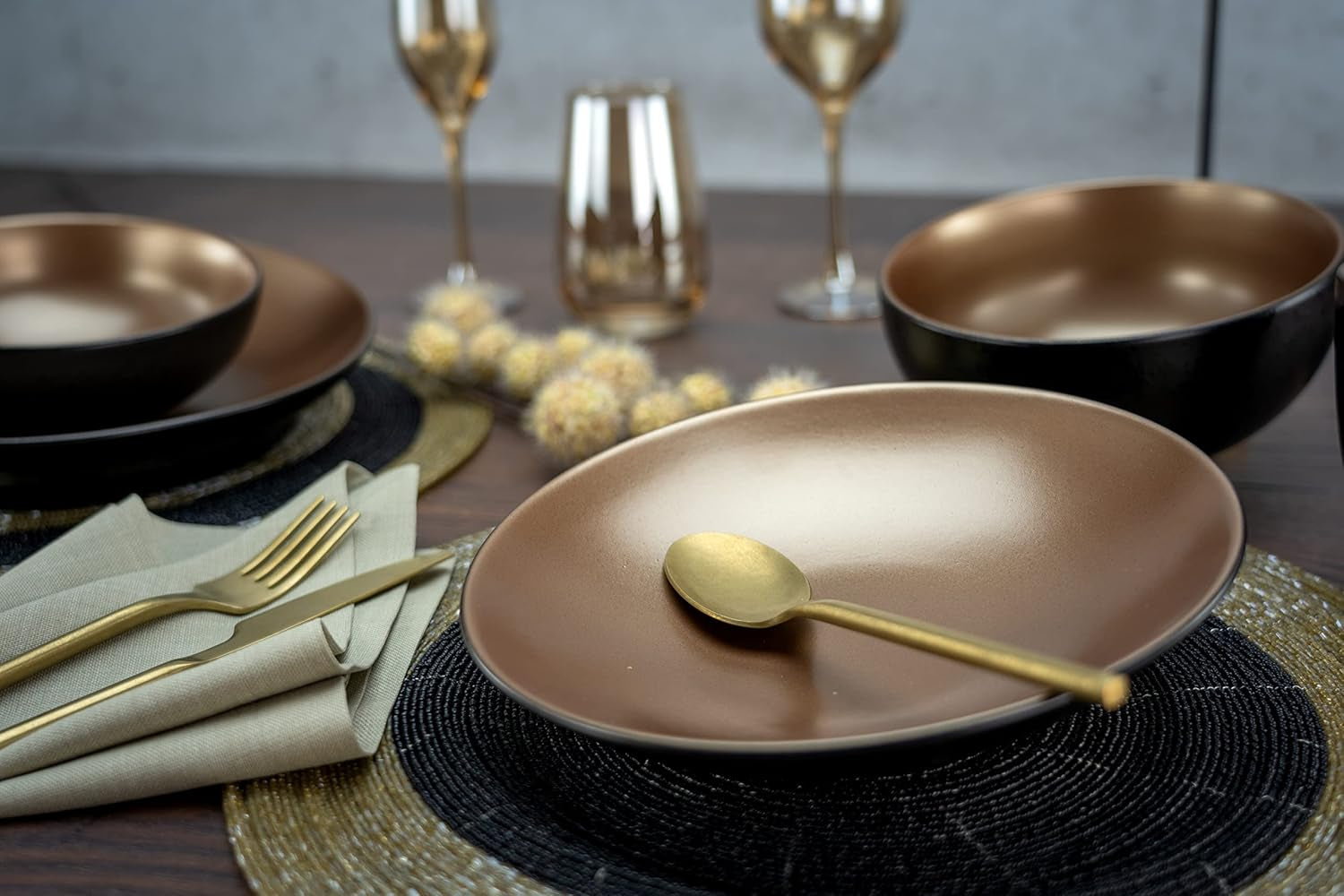 CreaTable, 23598, Série GLAMOUR - Or, Service de table 16 pièces, Service combiné en porcelaine, Passe au lave-vaisselle et au micro-ondes, Fabrication de qualité