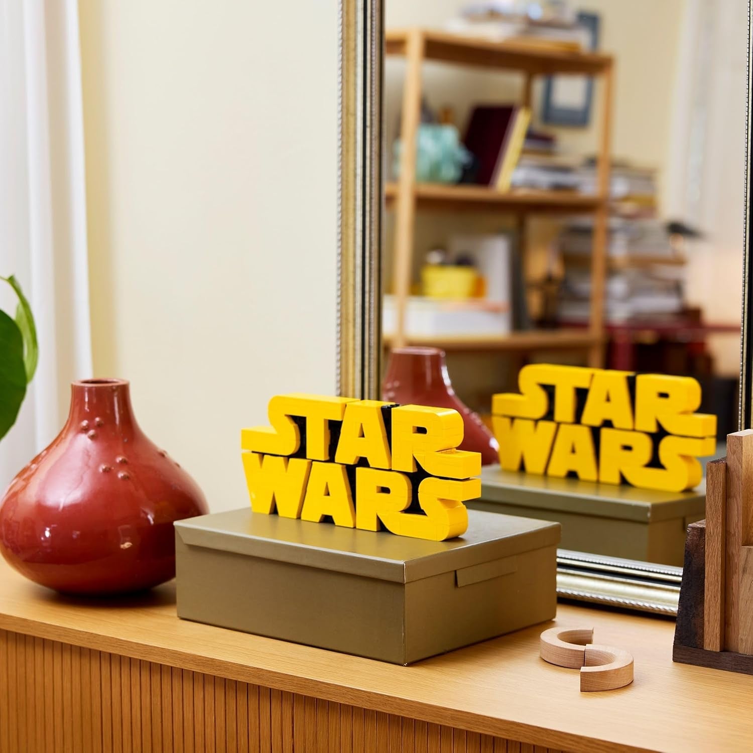 LEGO Star Wars 75407 Briques avec logo Star Wars - Ensemble de construction à collectionner pour adultes - Modèle de culture pop - pièce d'exposition de bureau - Idée cadeau pour les fans adultes et adolescents Jeux de construction Besuche den LEGO-Store