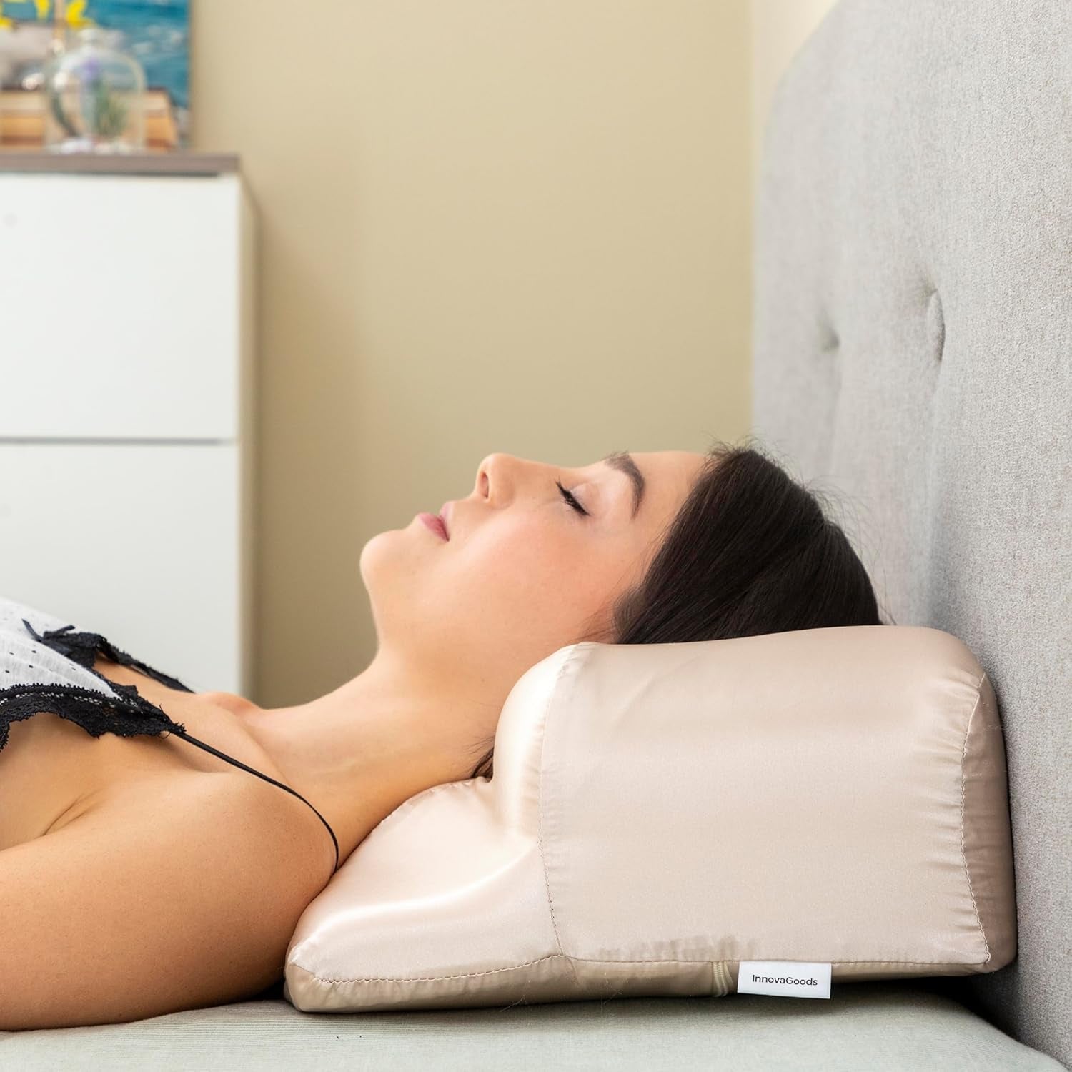 Oreiller cervical anti-rides InnovaGoods avec housse en satin Youthlow, multicolore