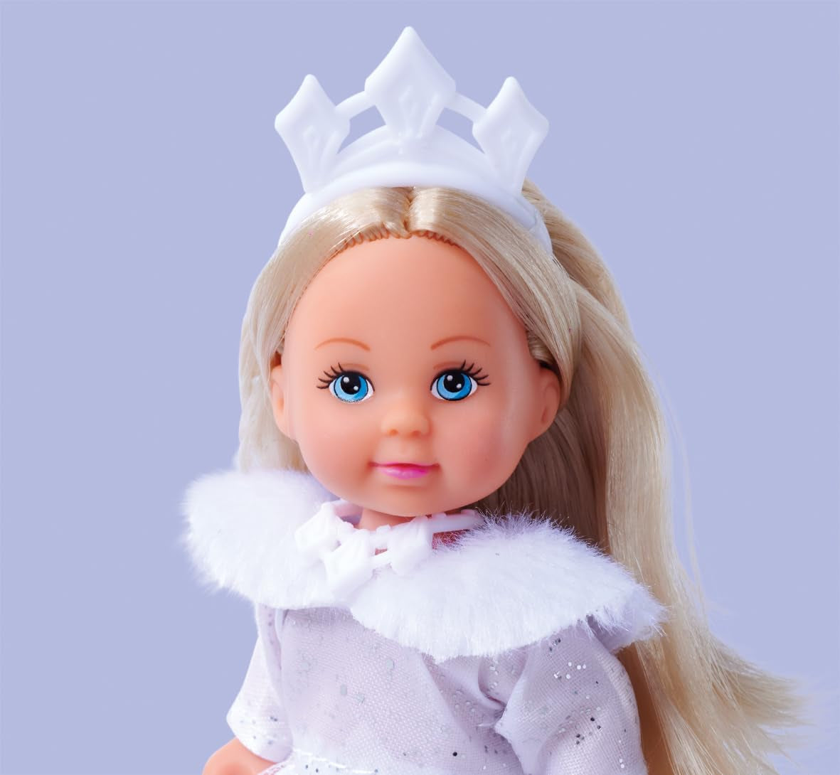 Simba Evi Princess of Love's Dreams, poupée de jeu dans une robe d'hiver de rêve avec bordure en fourrure et éléments pailletés, 12 cm, 3 ans et plus
