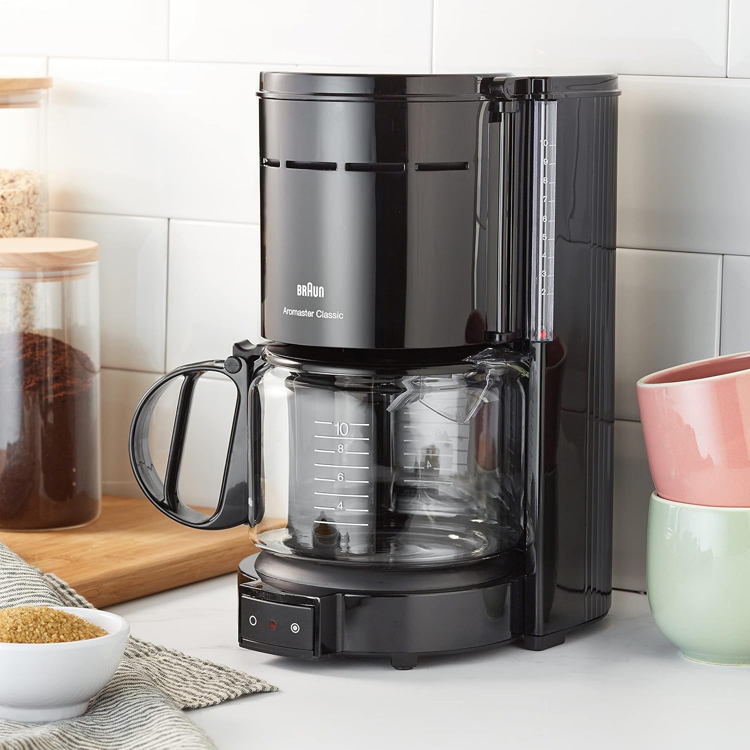 Machine à expresso Braun KF 47 BK - Machine à expresso avec filtre et carafe en verre pour café filtre classique, café aromatique grâce au système OptiBrew, système anti-goutte, arrêt automatique, noir