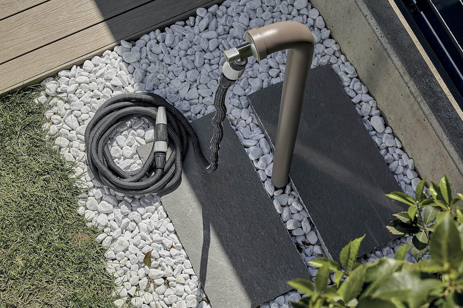 GF SRL, Aquapop Grey Easy 10, tuyau tressé auto-extensible de 10 mètres, fabriqué en Italie, avec mini pulvérisateur de jardin et connecteurs pour l'irrigation du jardin, gris foncé