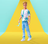 Poupée Simba Steffi Love Kevin portant un haut à imprimé palmiers et un jean cool, avec lunettes de soleil, 30 cm, à partir de 3 ans