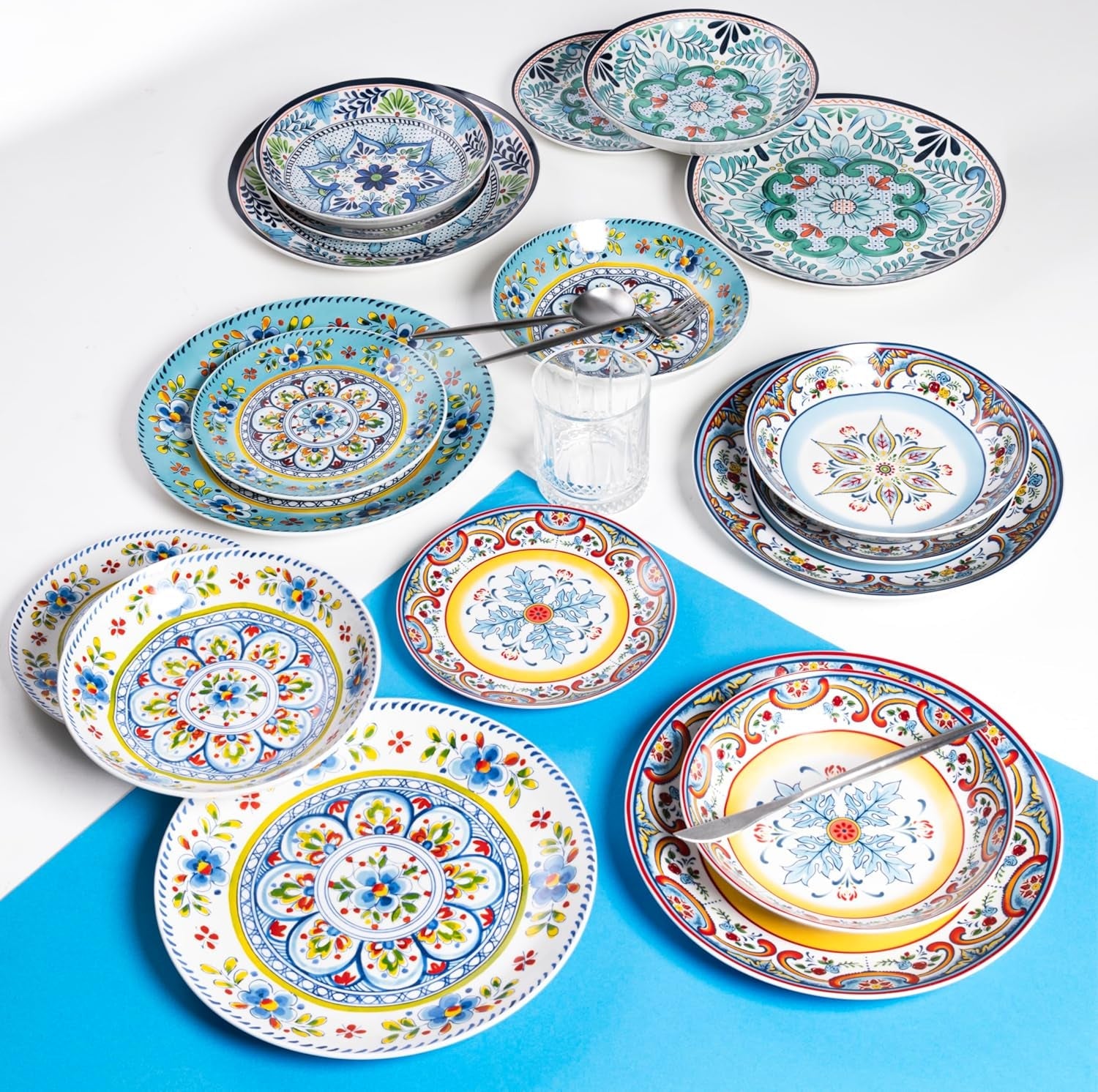 Service de table en porcelaine 18 pièces, 6 services d'assiettes différents, Andalousie
