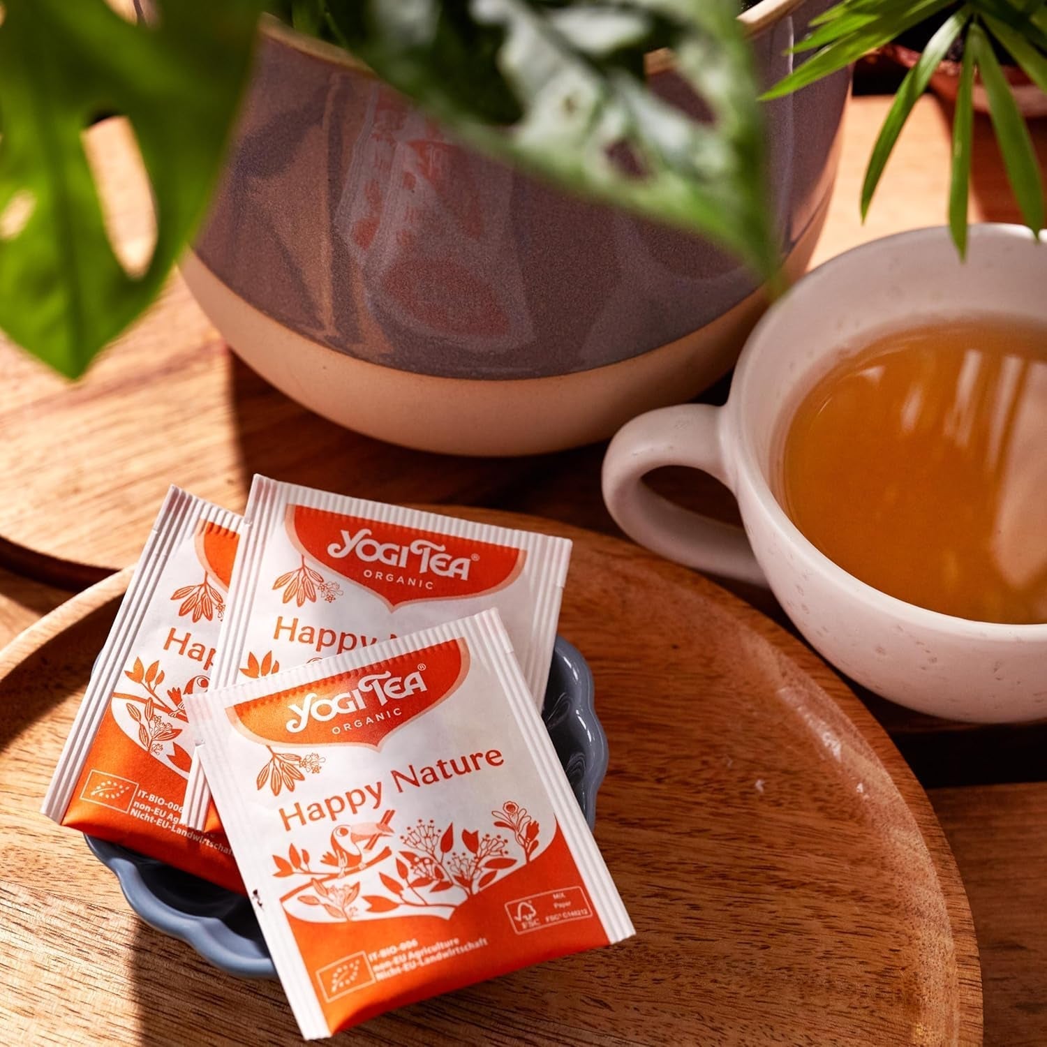 Yogi Tea - Happy Nature, Achetez-en un et faites le bien, tisane d'épices ayurvédiques biologiques, mangue, mandarine, mélange de vanille, paquet de 6 Yogi Tea, 6 x 17 sachets de thé (102 sachets de thé au total)