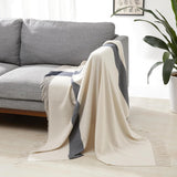 Amazon Basics Couverture légère en polyester recyclé, couverture confortable pour décoration de chambre, 127 x 152 cm, blanc ivoire à carreaux bleus Lits et couvertures Besuche den Amazon Basics-Store Blanc ivoire à motif à carreaux bleus