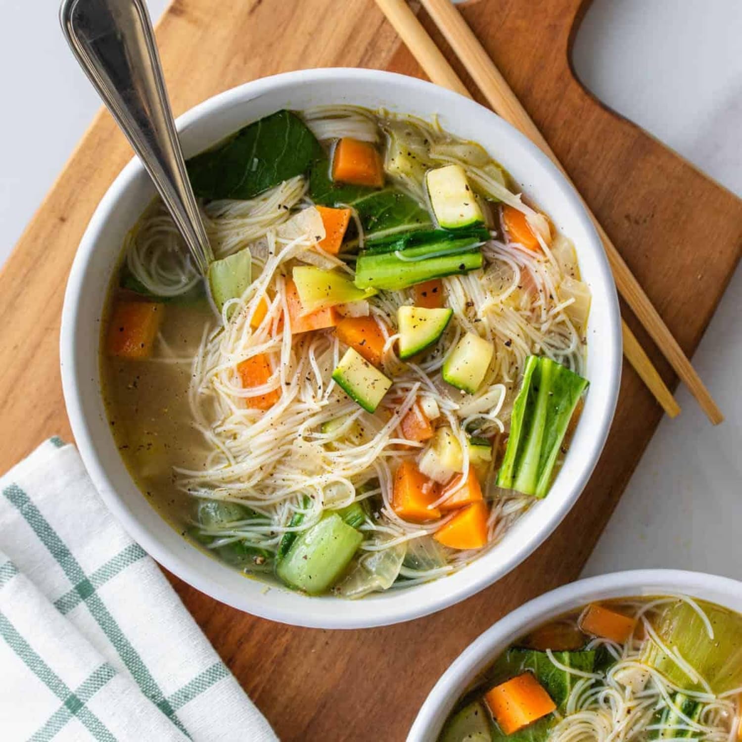 Soupe de nouilles instantanées MAMA Clear Glass - Nourriture délicieuse et rapide aux saveurs orientales - Cuisine thaïlandaise authentique - 30 x 40 g