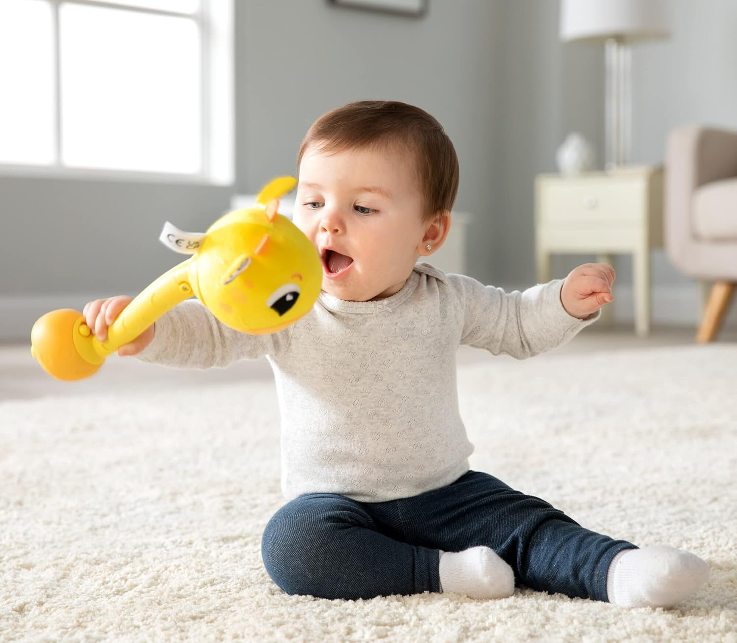Lamaze L27471 Crazy Giraffe, Jouet nouveau-né, Jouet sensoriel couleur pour bébé, Cadeau nouveaux parents, Jouet de développement pour garçons et filles à partir de 12 mois Jouets pour bébés Naty Shop