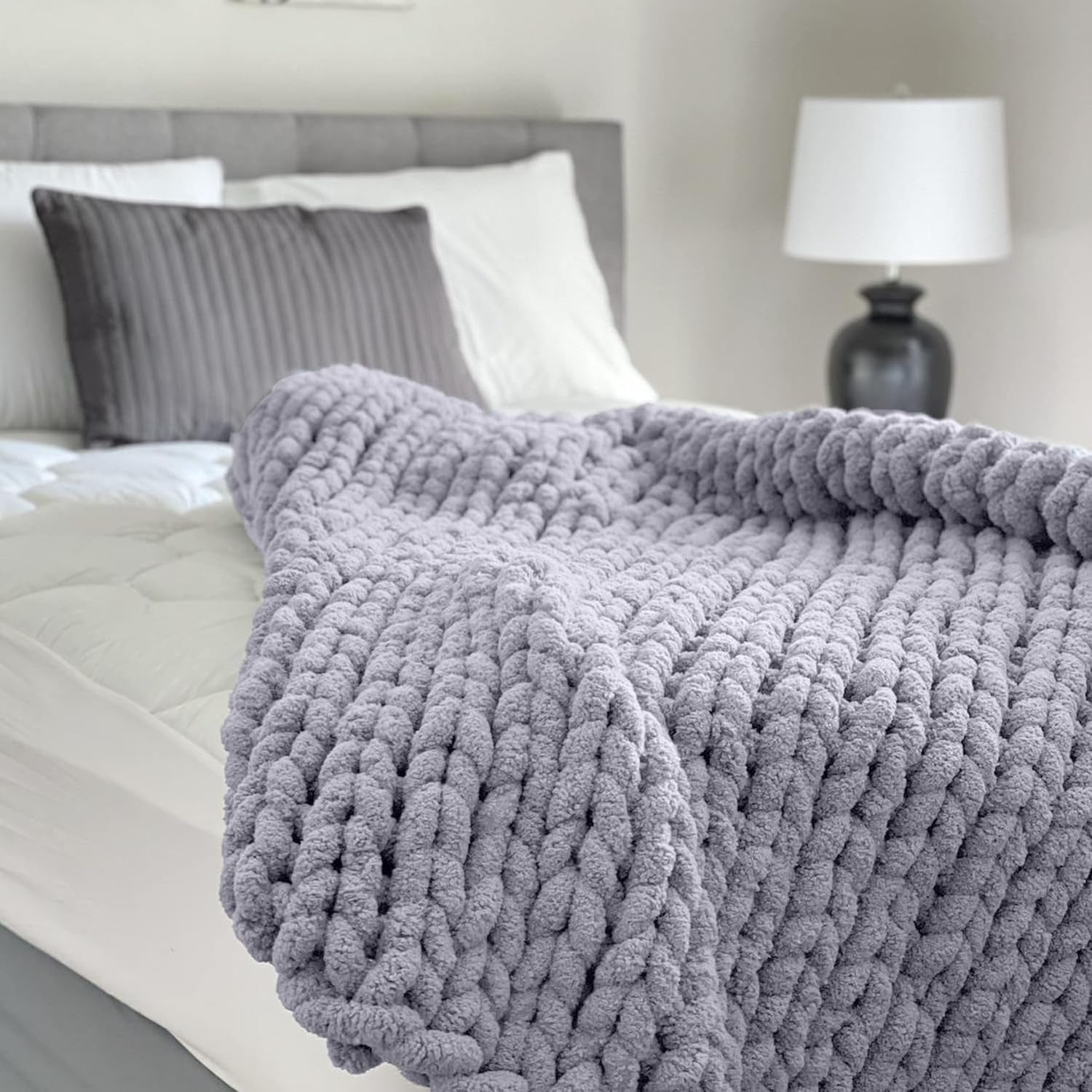 Couverture tricotée épaisse, jeté, 100% tricoté à la main avec du fil chenille géant (127 X 152,4 Cm, gris lilas) Lits et couvertures Adyrescia