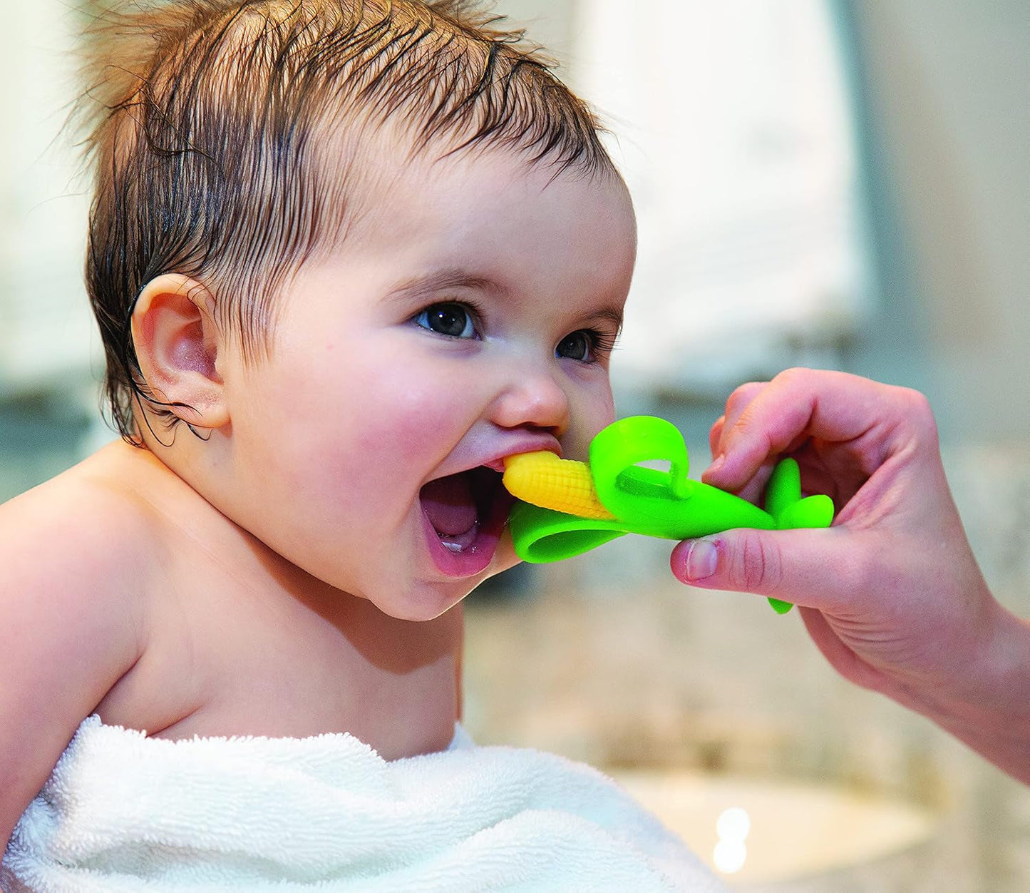 Nuby - Aide à la dentition en épi de maïs - 3M+, Multicolore