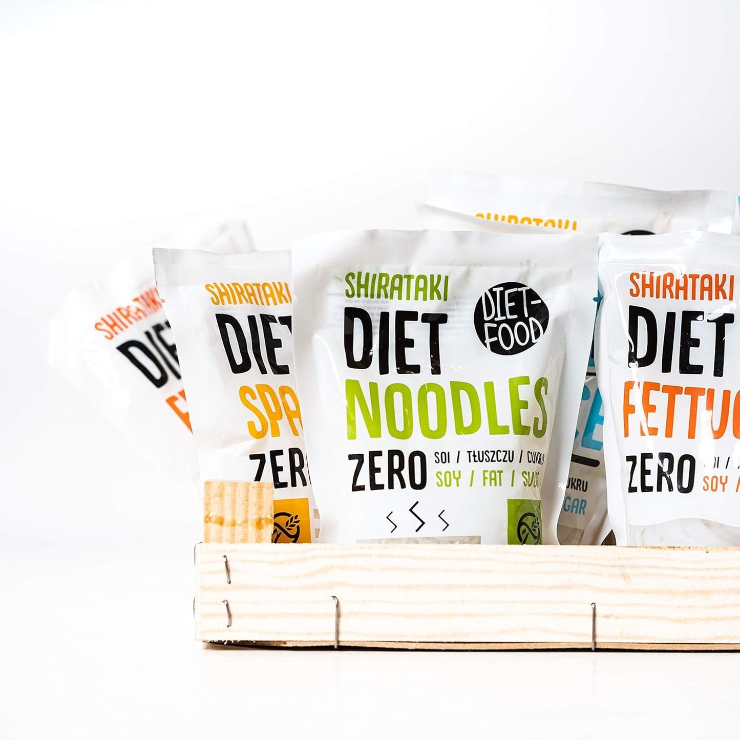 Nouilles Shirataki DIET-FOOD Nouilles Konjac faibles en glucides et faibles en calories Aliments végétaliens Sans gras Sans soja Sans gluten Nouilles diététiques solubles dans l'eau faibles en calories 200 grammes