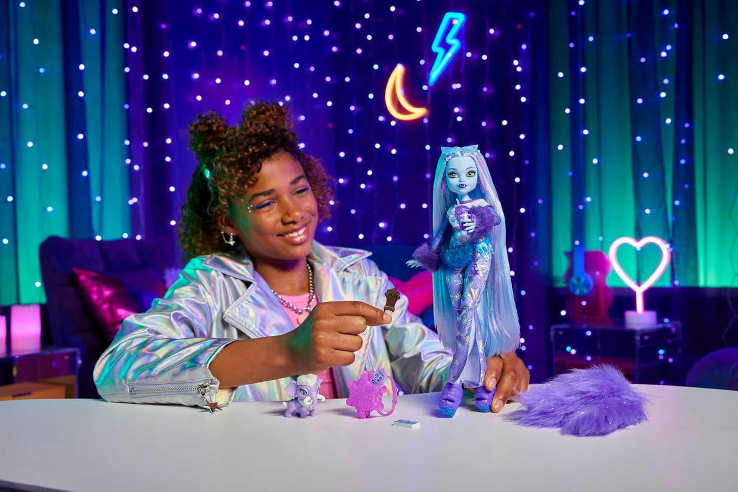 Monster High Abbey Bominable Yeti avec animal de compagnie mammouth et accessoires - Look de flocon de neige effrayant pour les enfants de 4 ans et plus, HNF64 Naty Shop Dolls