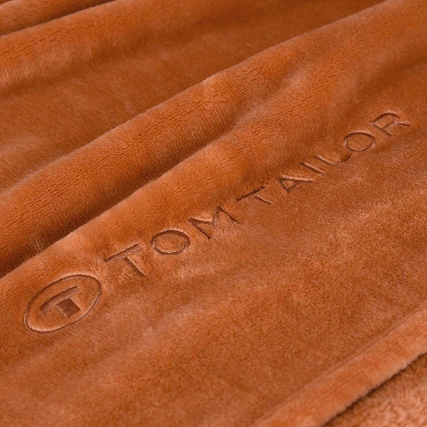 TOM TAILOR Couverture Wellsoft, 150X200 Cm, 100% Polyester/ Wellsoft, brodée avec logo, WELLSOFT BLANKET Orange (Warm Coral) Couvertures et couettes Naty Shop