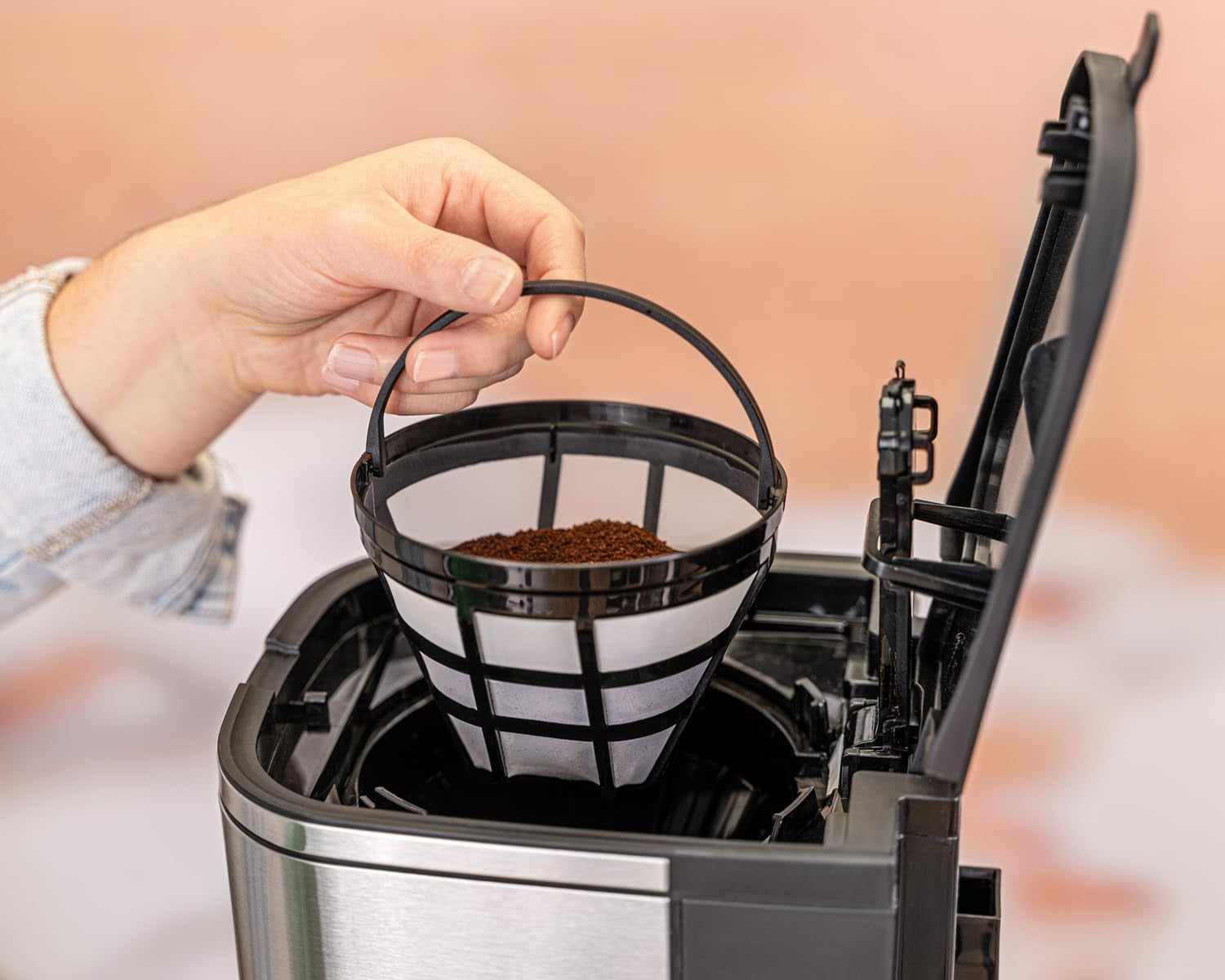 Machine à expresso à filtre Rommelsbacher FKM 1000 - réservoir d'eau de 1,5 litre pour 12 tasses de café, carafe en verre, démarrage différé, fonction maintien au chaud, fonction arôme, porte-filtre amovible 1x4