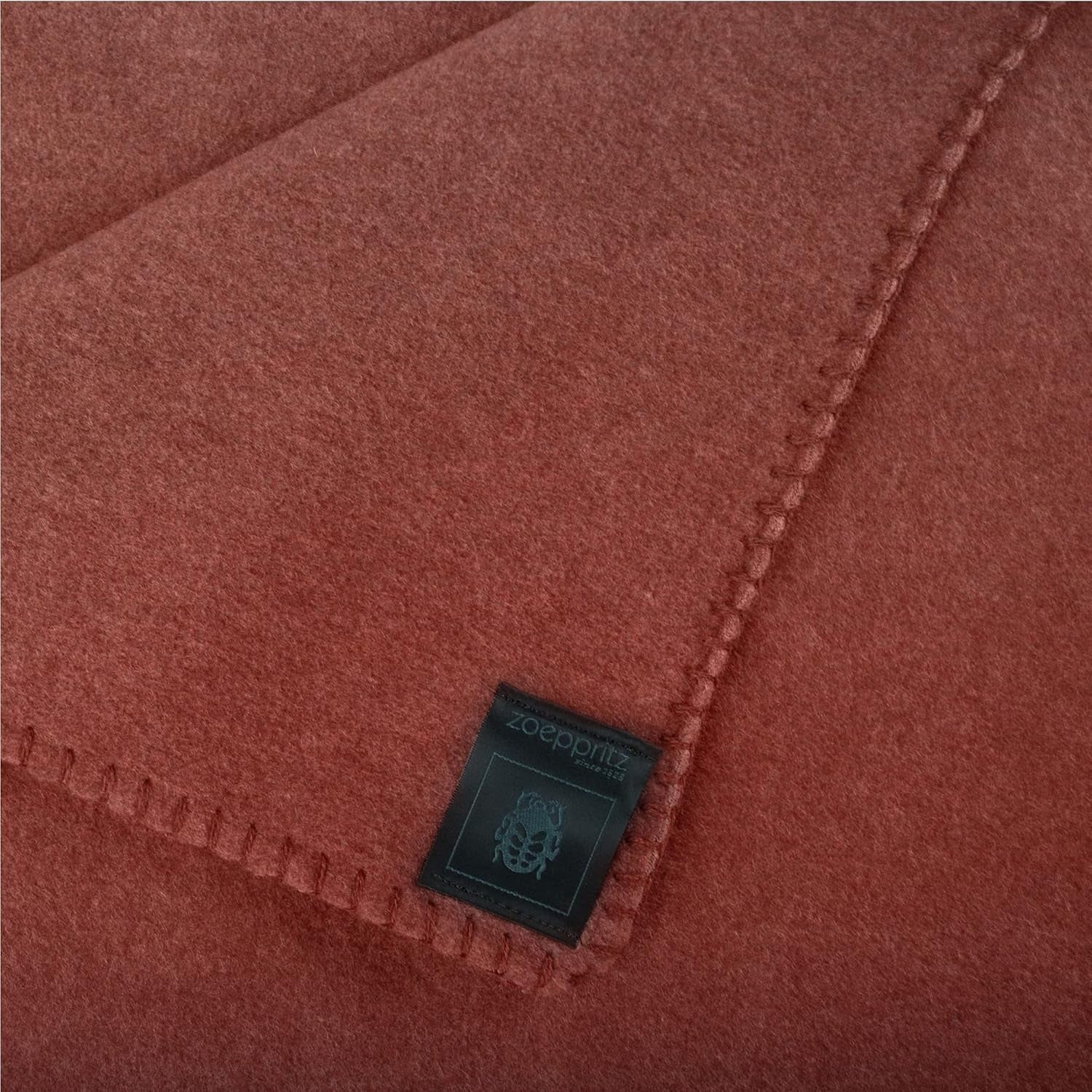 Couverture Zoeppritz en couleur : rouge, composée de 65 % polyester, 35 % viscose, taille : 160 x 200 cm, 103291-851-160 x 200 lits et couvertures « Zoeppritz depuis 1828 ».