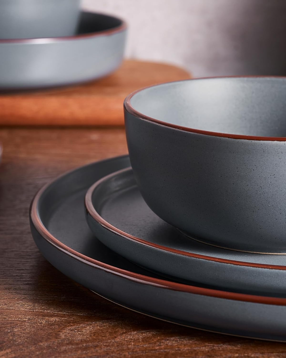 Service de table Mercury, service de table 12 pièces, service de table en grès pour 4 personnes avec assiettes plates, assiettes à dessert, bols à céréales, passe au micro-ondes et au lave-vaisselle, gris anthracite