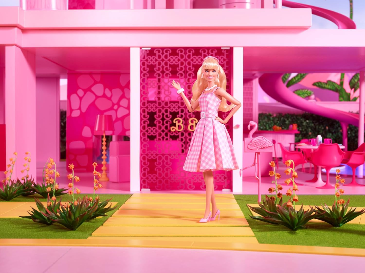 Poupée Barbie la poupée du film en robe rose et blanche et collier marguerite Margot Robbie jouet de collection pour 3 ans HPJ96
